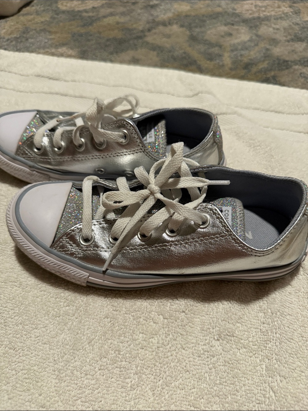 Converse Kids Silver Metallic Low-Top Sneakers with Glitter Toe - Picture 2 of 6